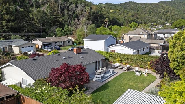 30 Rollingwood Dr, San Rafael, CA 94901