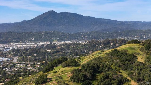 30 Rollingwood Dr, San Rafael, CA 94901