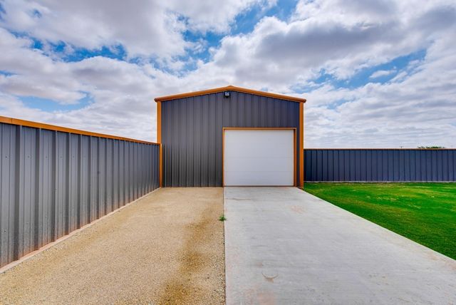 10408 E Midway Rd, Big Spring, TX 79720