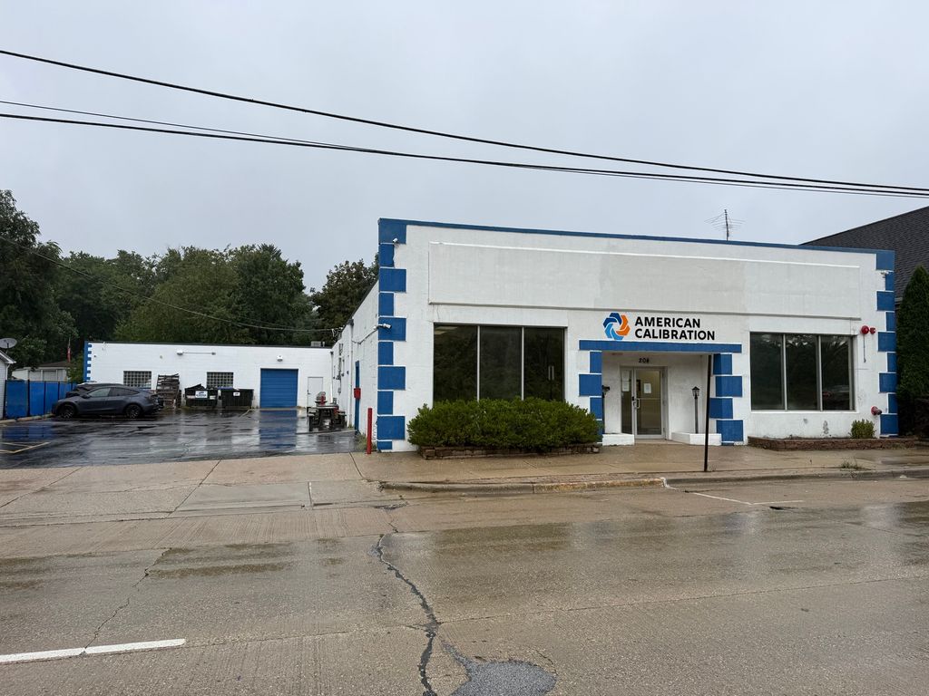 204 Northwest Highway, Fox River Grove, IL 60021 — exterior