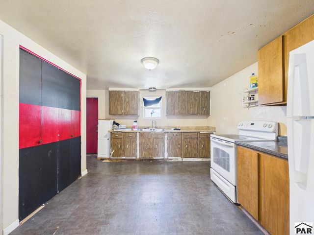1101 Catalpa St, Pueblo, CO 81001