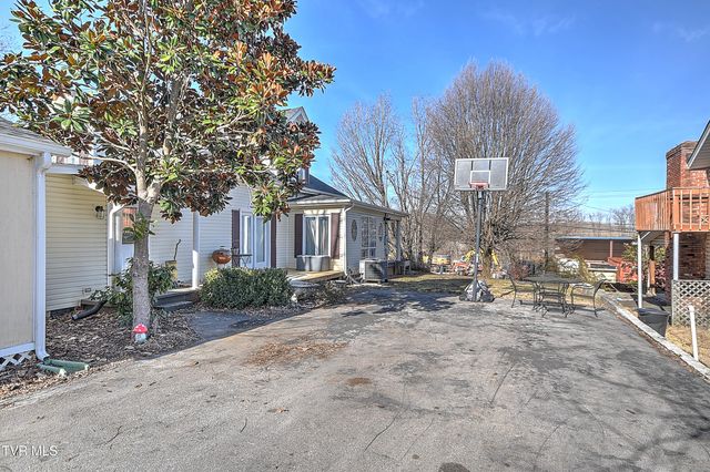 630 East Maple Street, Johnson City, TN 37601