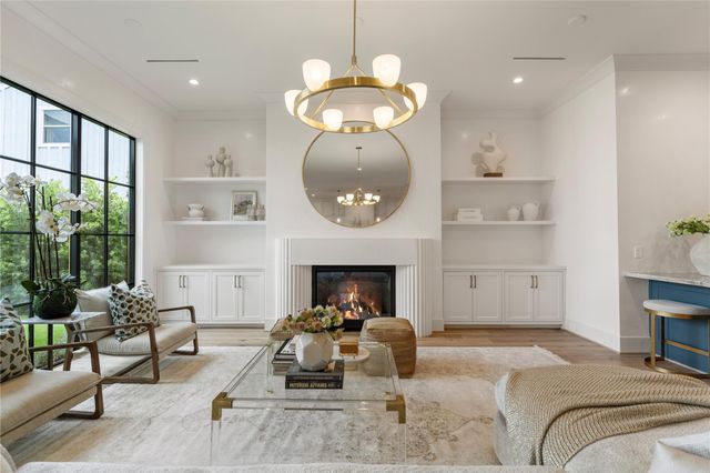 1204 Willard Street, Houston, TX 77006