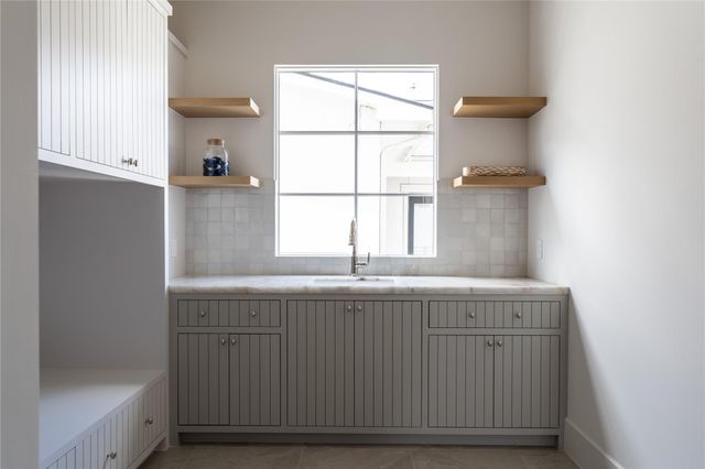 1204 Willard Street, Houston, TX 77006