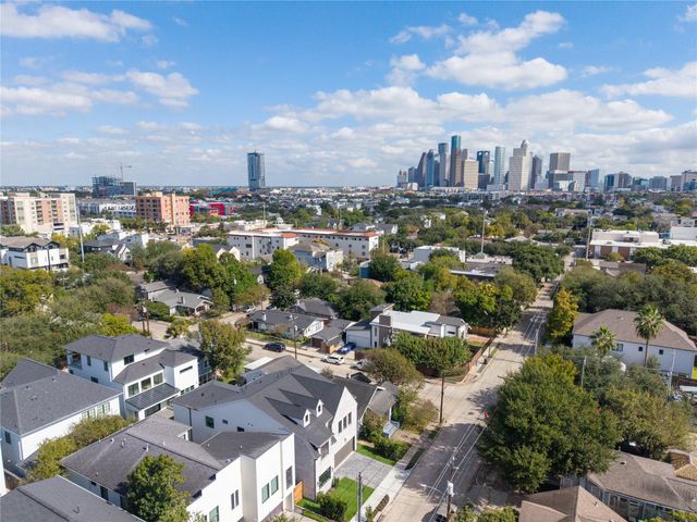1204 Willard Street, Houston, TX 77006