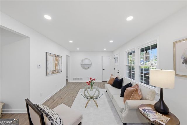 2082 Rosewood Road, Decatur, GA 30032