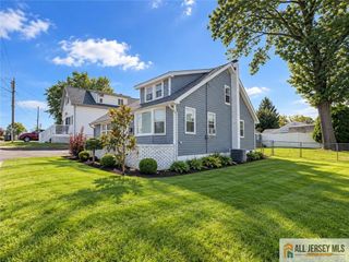 969 Woodcrest Drive, Keyport, NJ 07735