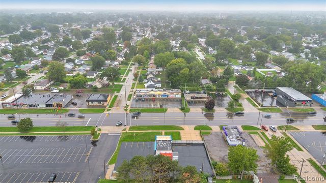 6738 Middlebelt Road, Garden City, MI 48135