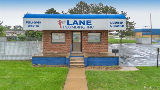 6738 Middlebelt Road, Garden City, MI 48135