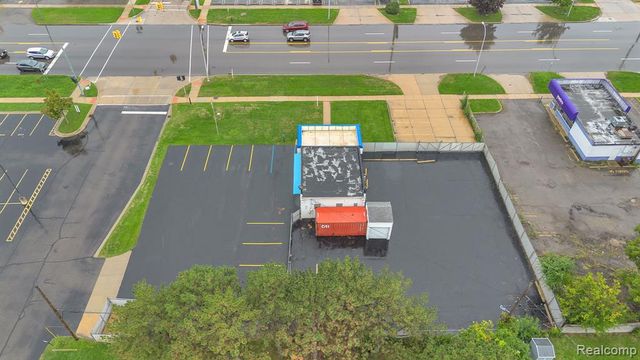 6738 Middlebelt Road, Garden City, MI 48135