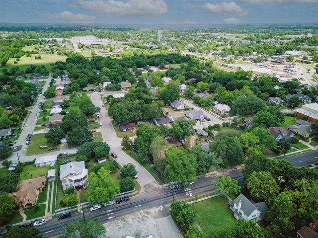 407 W Main Street, Brenham, TX 77833