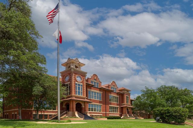 407 W Main Street, Brenham, TX 77833