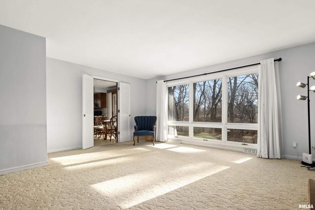 2024 W NEWMAN Parkway, Peoria, IL 61604