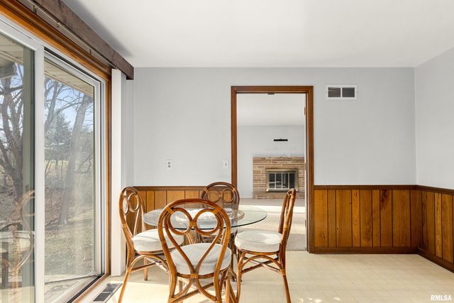 2024 W NEWMAN Parkway, Peoria, IL 61604