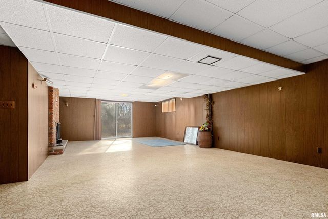 2024 W NEWMAN Parkway, Peoria, IL 61604