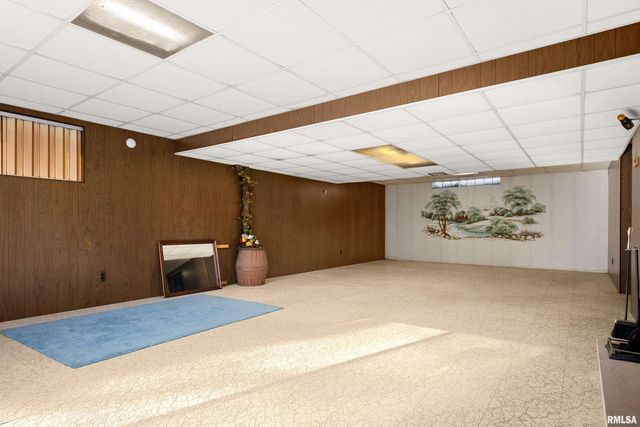 2024 W NEWMAN Parkway, Peoria, IL 61604