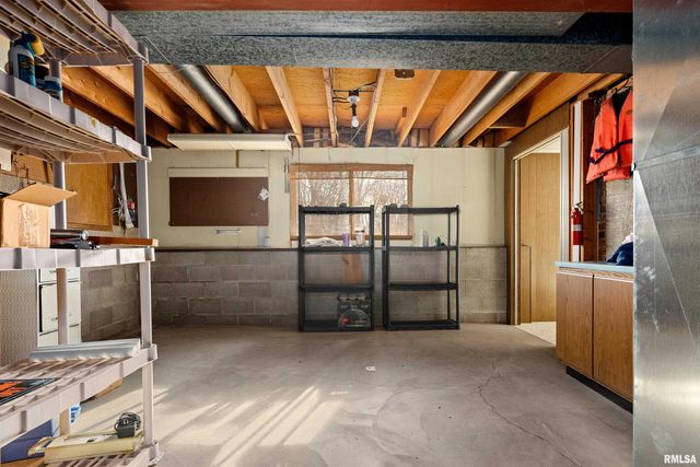 2024 W NEWMAN Parkway, Peoria, IL 61604