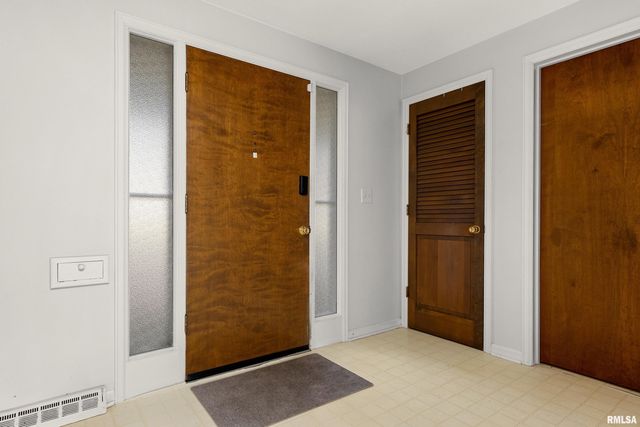 2024 W NEWMAN Parkway, Peoria, IL 61604