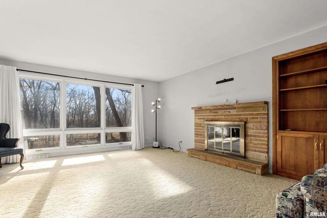 2024 W NEWMAN Parkway, Peoria, IL 61604