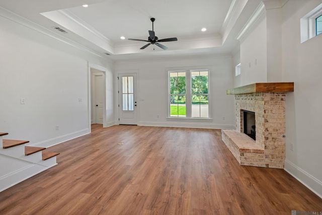 12079 Pendarvis Ln, Walker, LA 70785