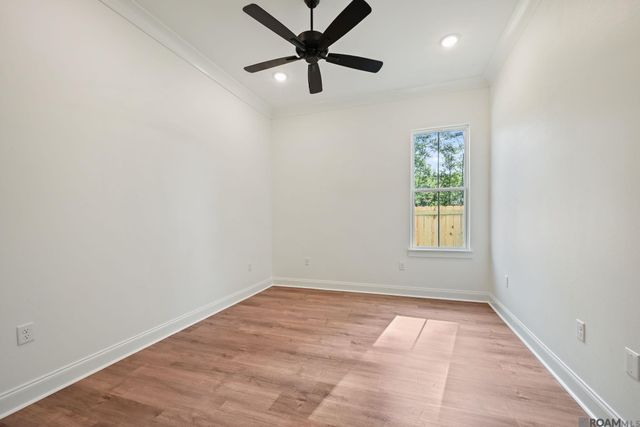 12079 Pendarvis Ln, Walker, LA 70785