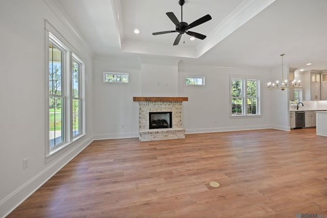 12079 Pendarvis Ln, Walker, LA 70785