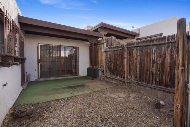 26 Calle Vadito NW, Albuquerque, NM 87120
