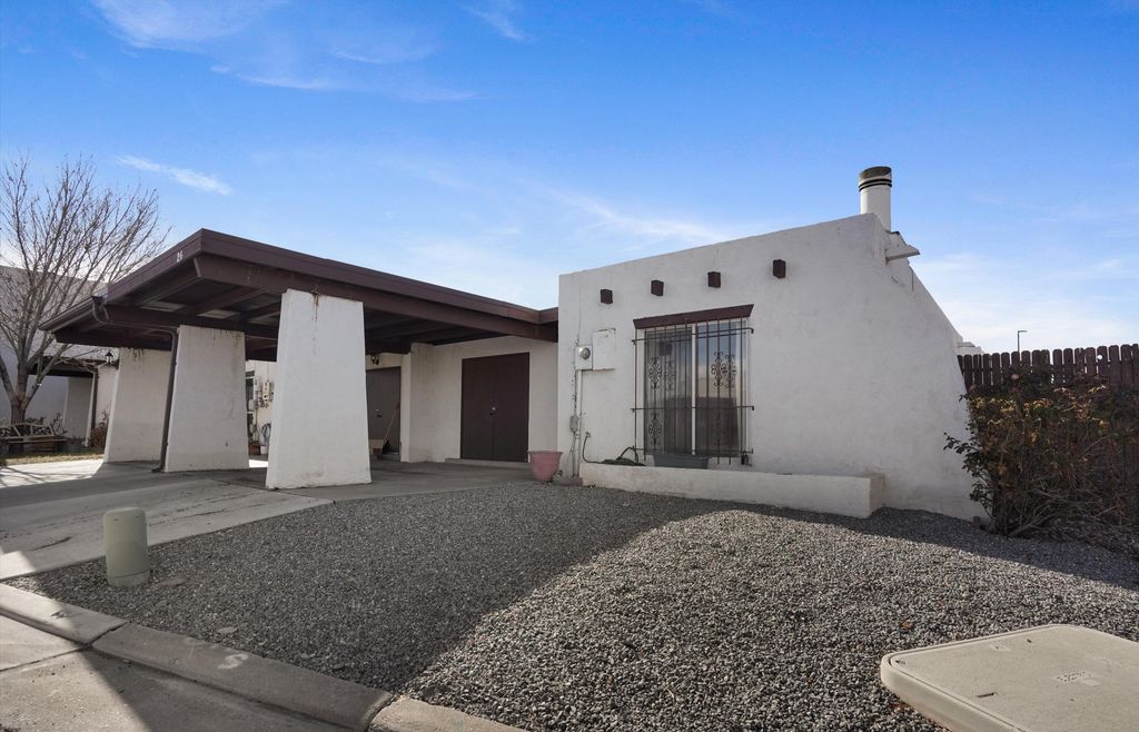 26 Calle Vadito NW, Albuquerque, NM 87120