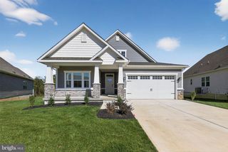 142 EISENHOWER DR, Swedesboro, NJ 08085