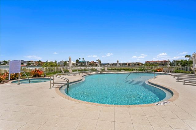 800 COLLANY ROAD 303, St Petersburg, FL 33715