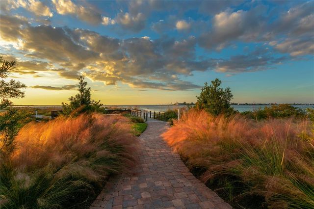 800 COLLANY ROAD 303, St Petersburg, FL 33715