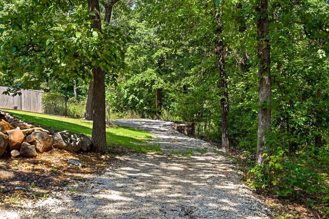 175 Trails Head Road, Highlandville, MO 65669
