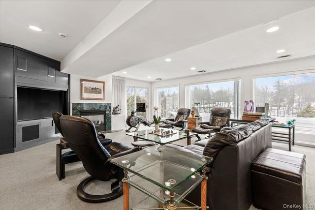 34 Lakeshore Drive, Eastchester, NY 10709