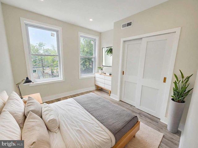 6028 CEDAR AVE, Philadelphia, PA 19143