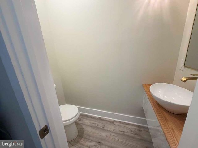 6028 CEDAR AVE, Philadelphia, PA 19143