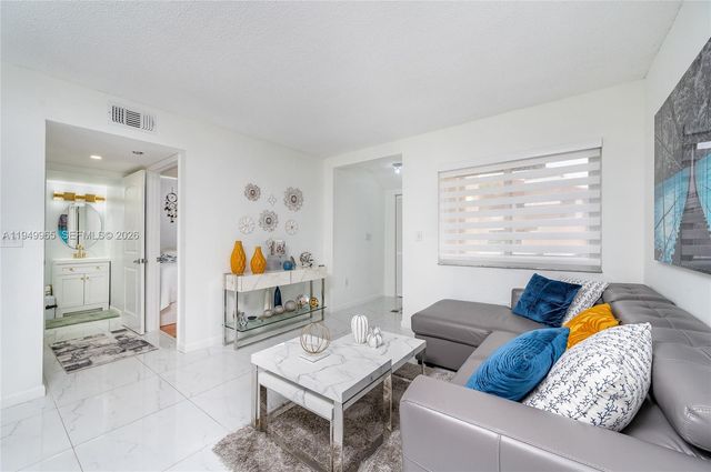 6445 SW 130th Pl 603, Miami, FL 33183