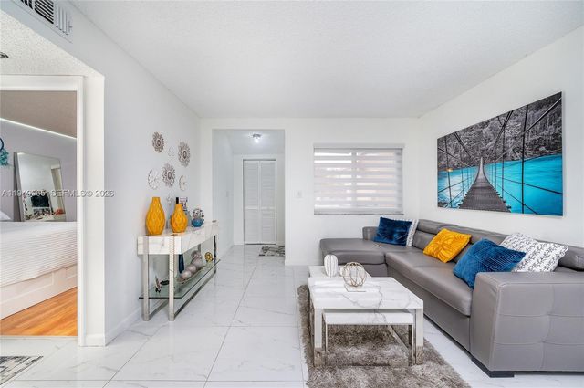 6445 SW 130th Pl 603, Miami, FL 33183