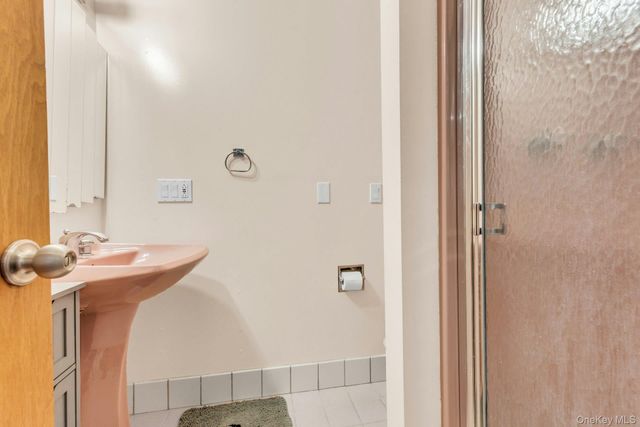 4 Christine Lane, Manorville, NY 11949