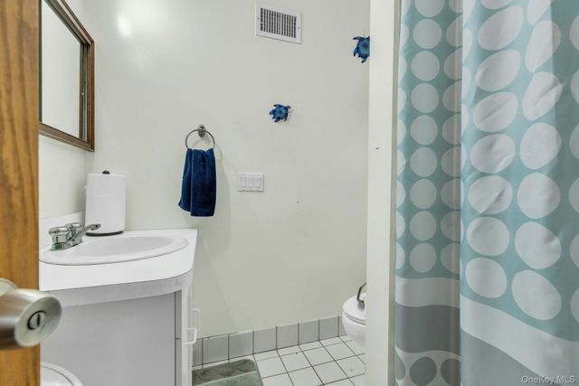 4 Christine Lane, Manorville, NY 11949