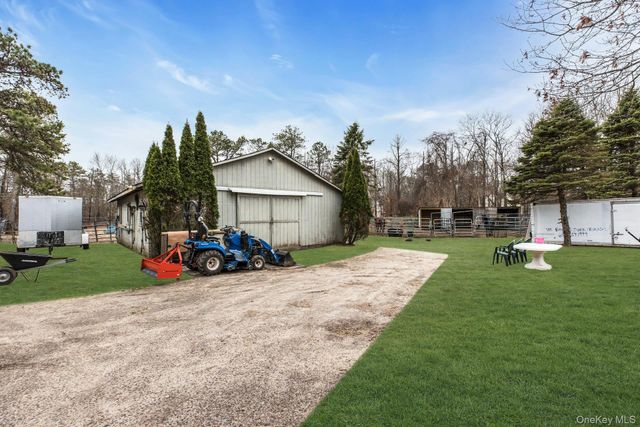 4 Christine Lane, Manorville, NY 11949