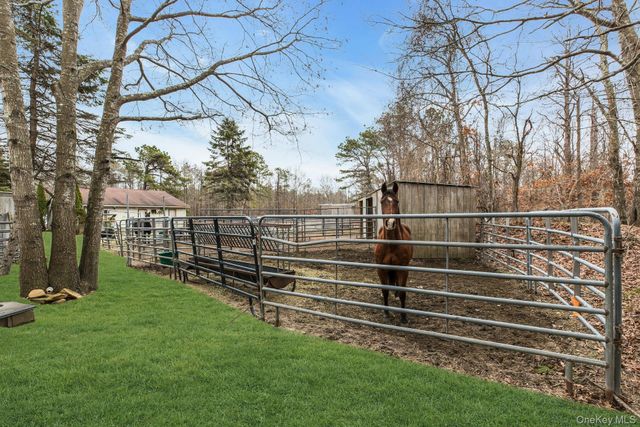 4 Christine Lane, Manorville, NY 11949