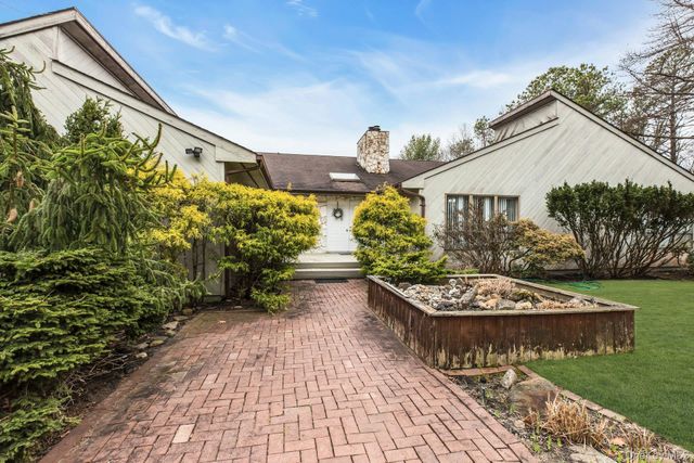 4 Christine Lane, Manorville, NY 11949