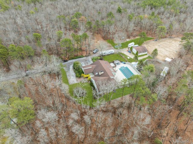 4 Christine Lane, Manorville, NY 11949