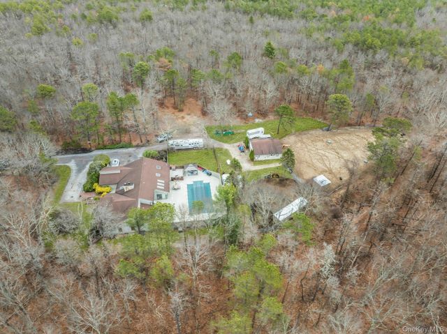 4 Christine Lane, Manorville, NY 11949