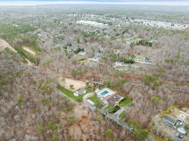 4 Christine Lane, Manorville, NY 11949