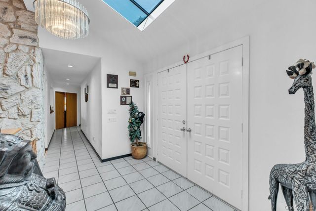 4 Christine Lane, Manorville, NY 11949