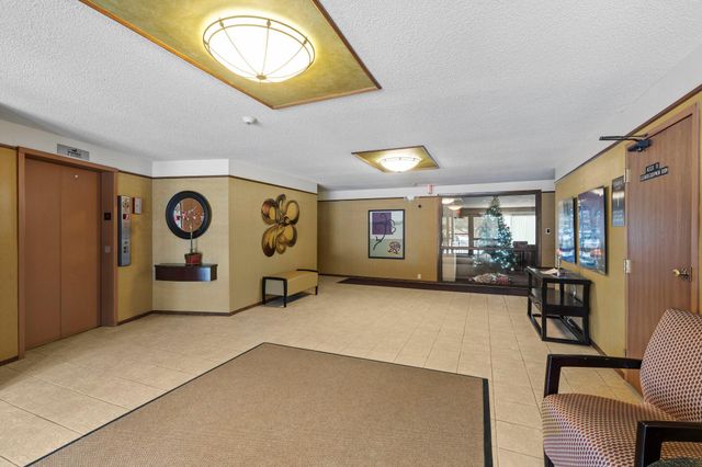 10451 Greenbrier Road B103, Hopkins, MN 55305