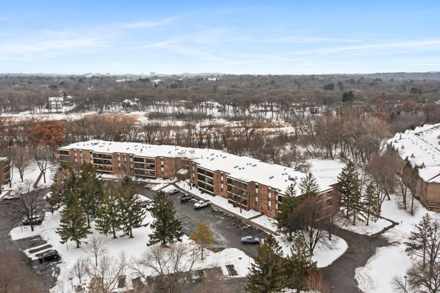 10451 Greenbrier Road B103, Hopkins, MN 55305