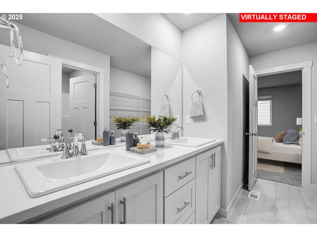 14956 Sw 165TH Ave, Tigard, OR 97224