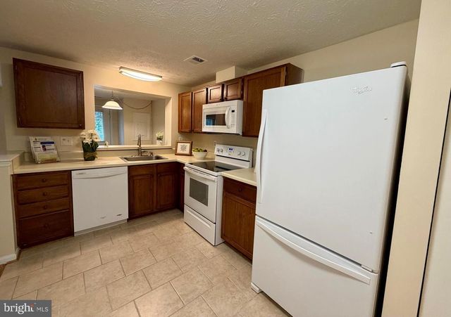 407 PALMTREE DR, Gaithersburg, MD 20878